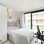 Stylish 2-Bed Flat Next To Tower Of London