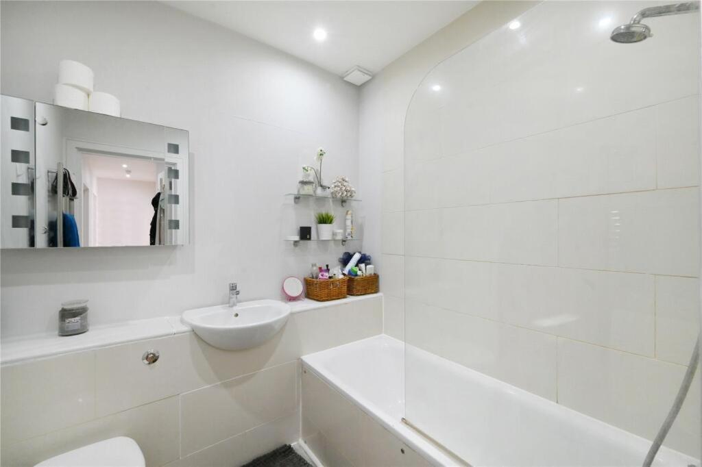 Stylish 2-bed Flat Next To Tower Of Londres